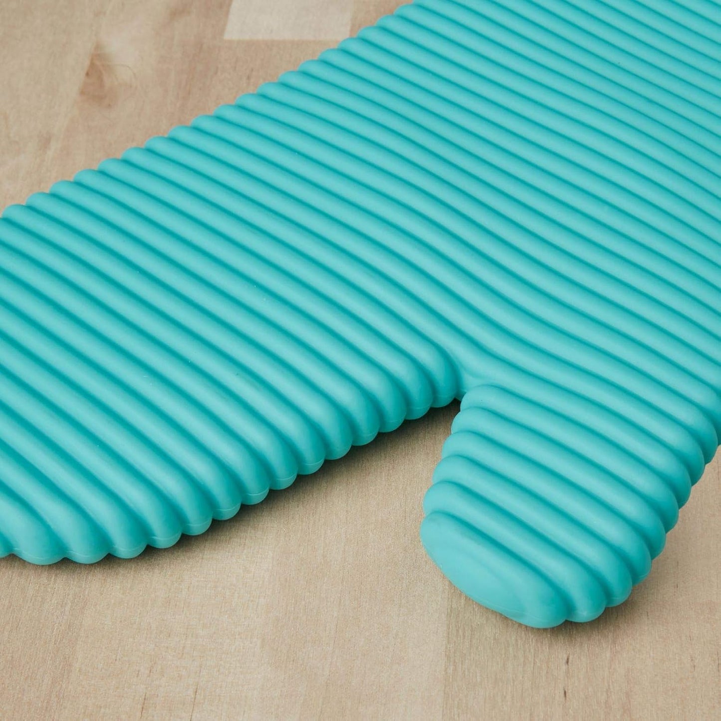 Ribbed Soft Silicone Oven Mitt Set